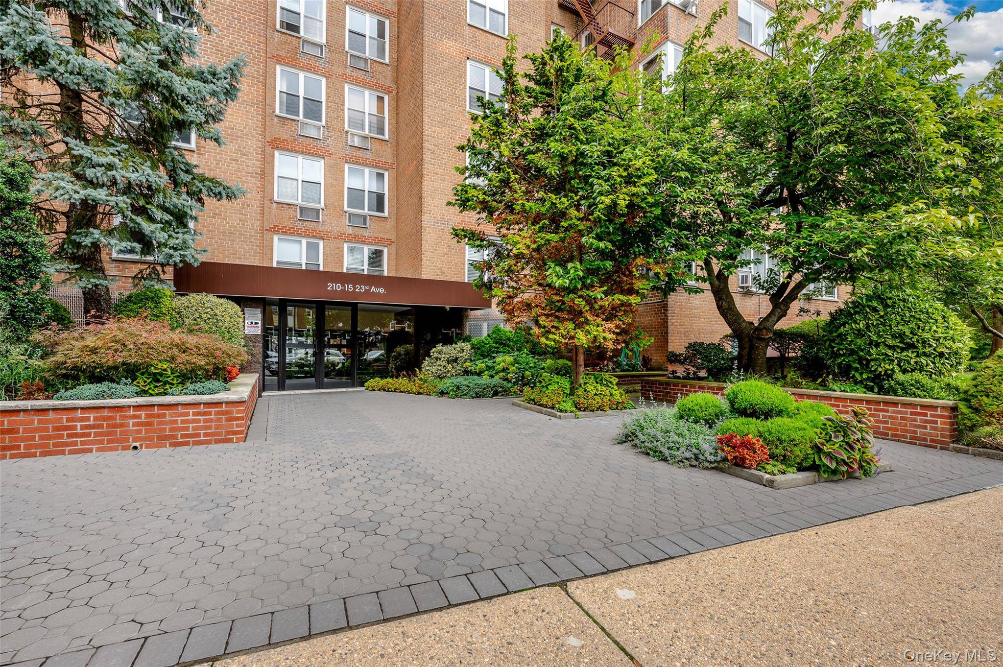210-15 23rd AVE #4E, Bayside, NY 11360