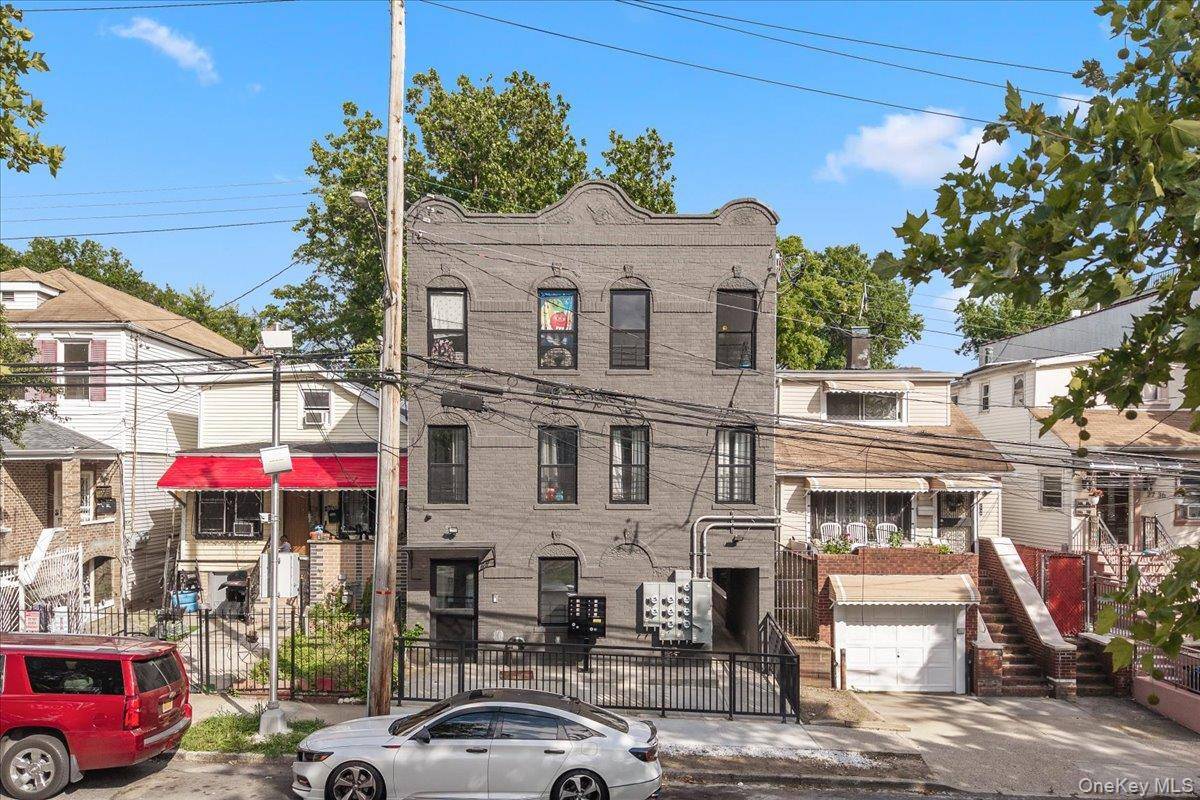 2740 Sexton PL, Bronx, NY 10469