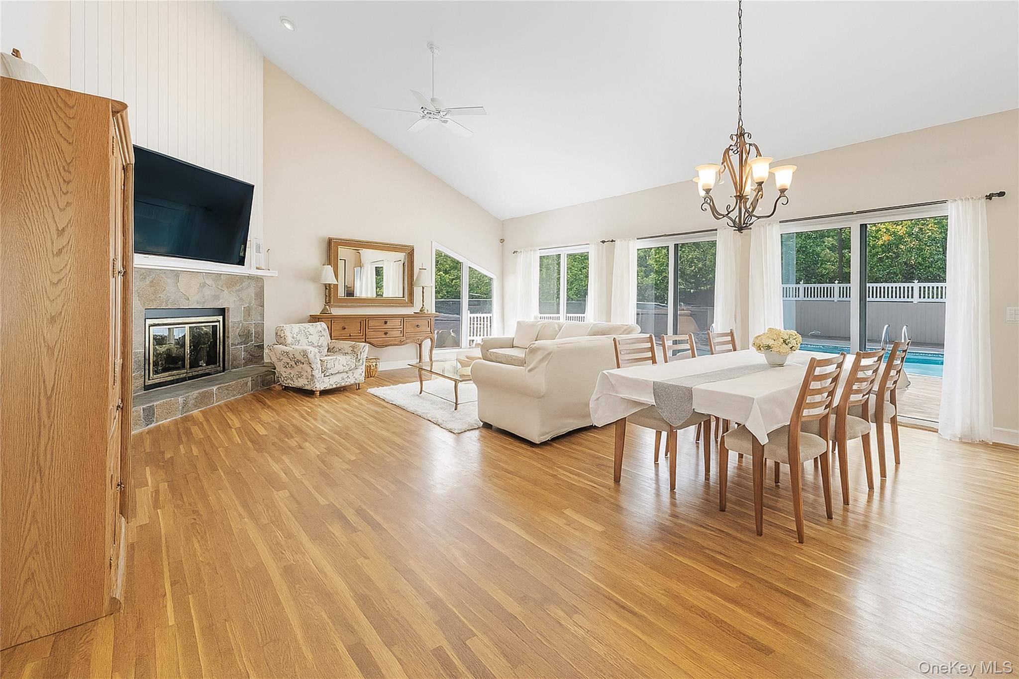 60 Quogue Riverhead RD, Quogue, NY 11959