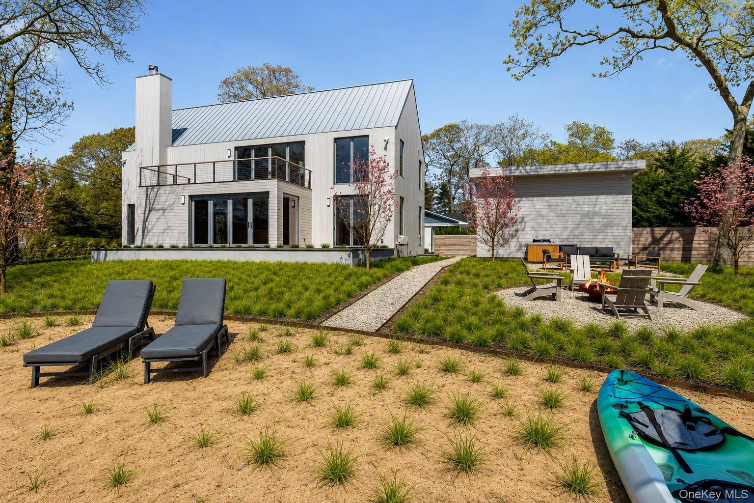 6370 Skunk LN, Cutchogue, NY 11935