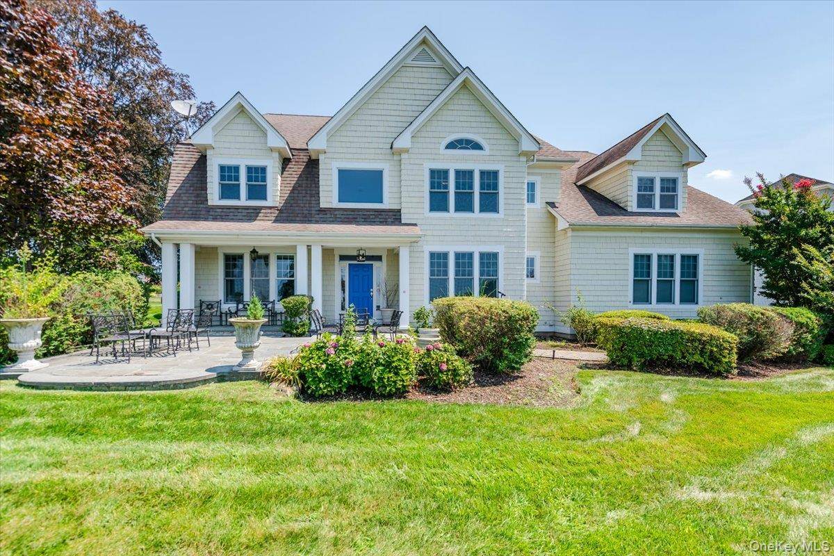 53 Pembroke DR, Glen Cove, NY 11542