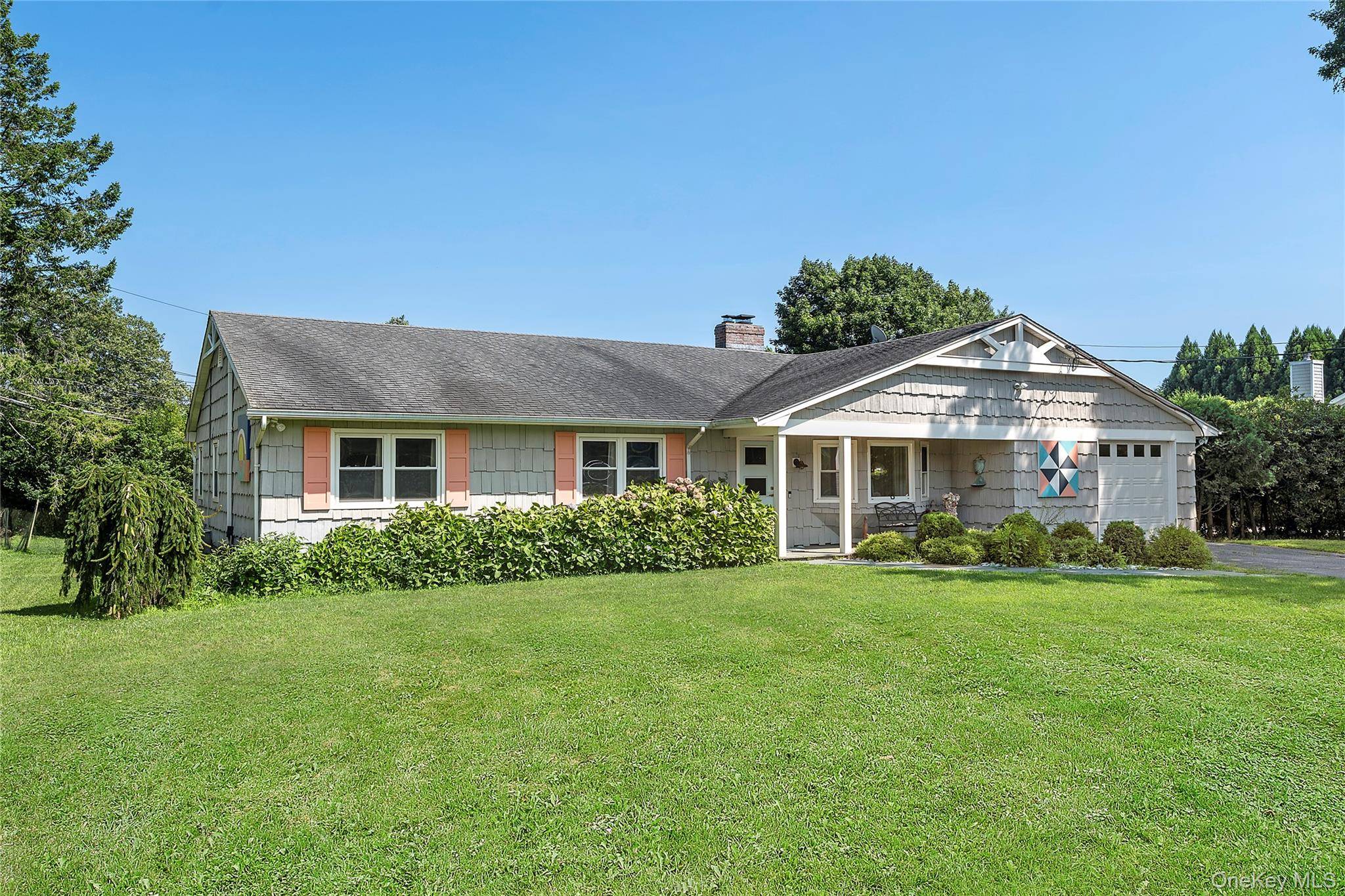 38 Liberty ST, Westhampton Beach, NY 11978