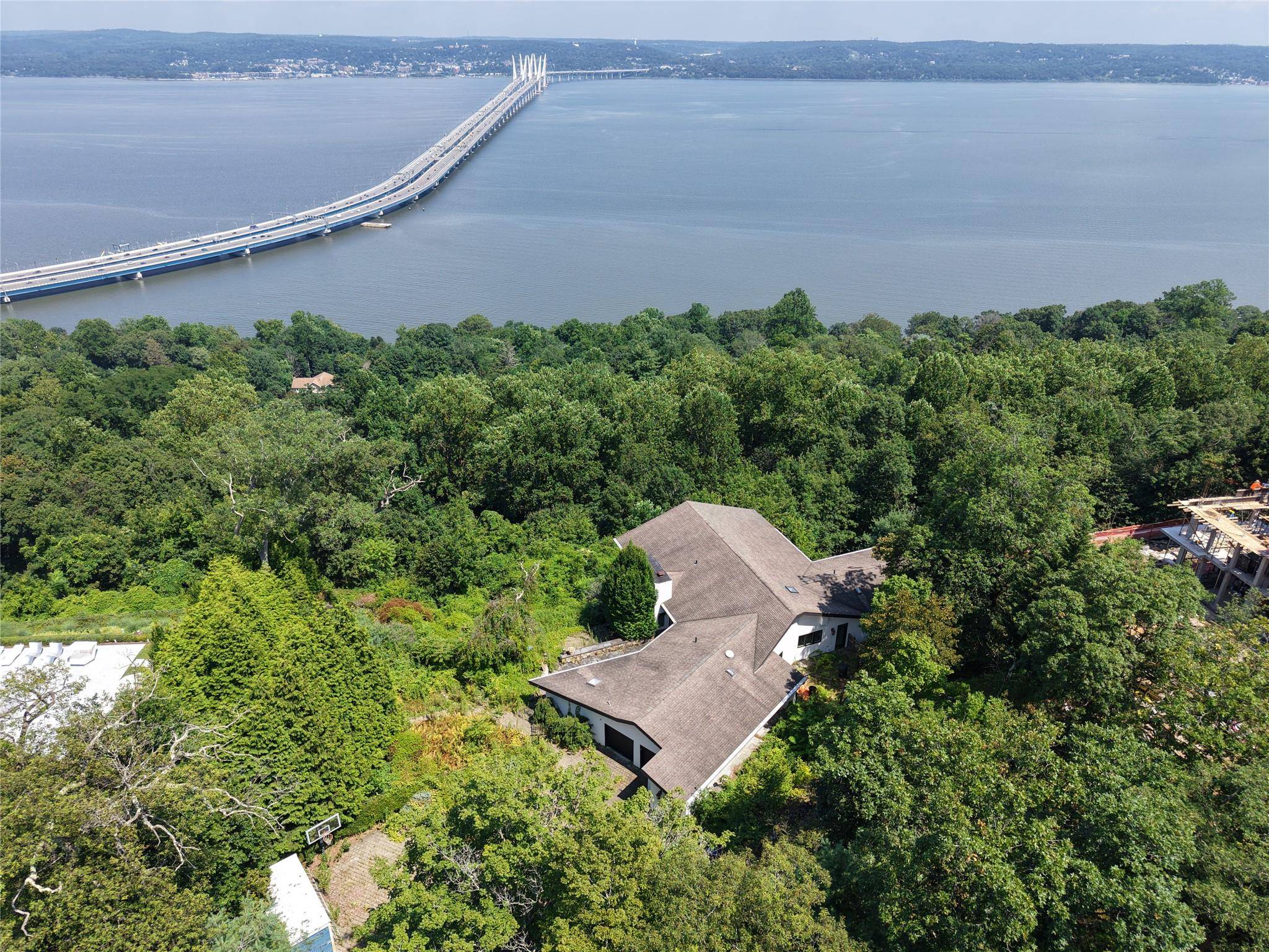9 Tweed BLVD, Nyack, NY 10960