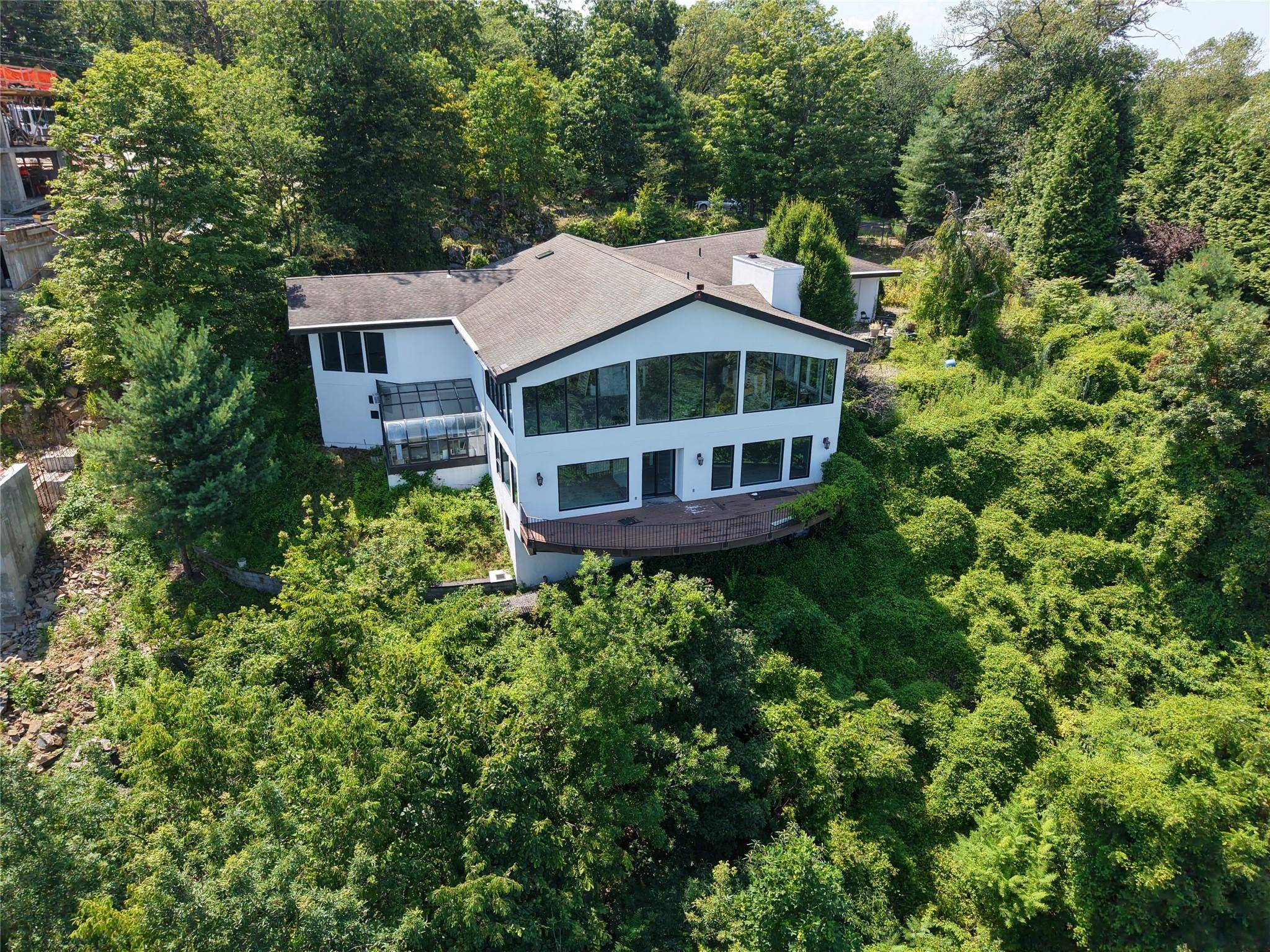 9 Tweed BLVD, Nyack, NY 10960