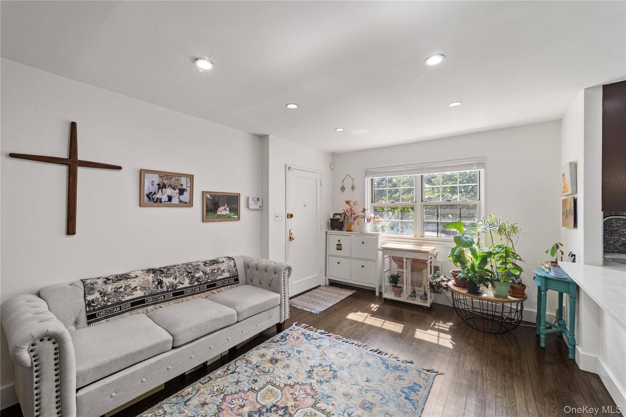 69-09 215th ST #Lower 1, Bayside, NY 11364