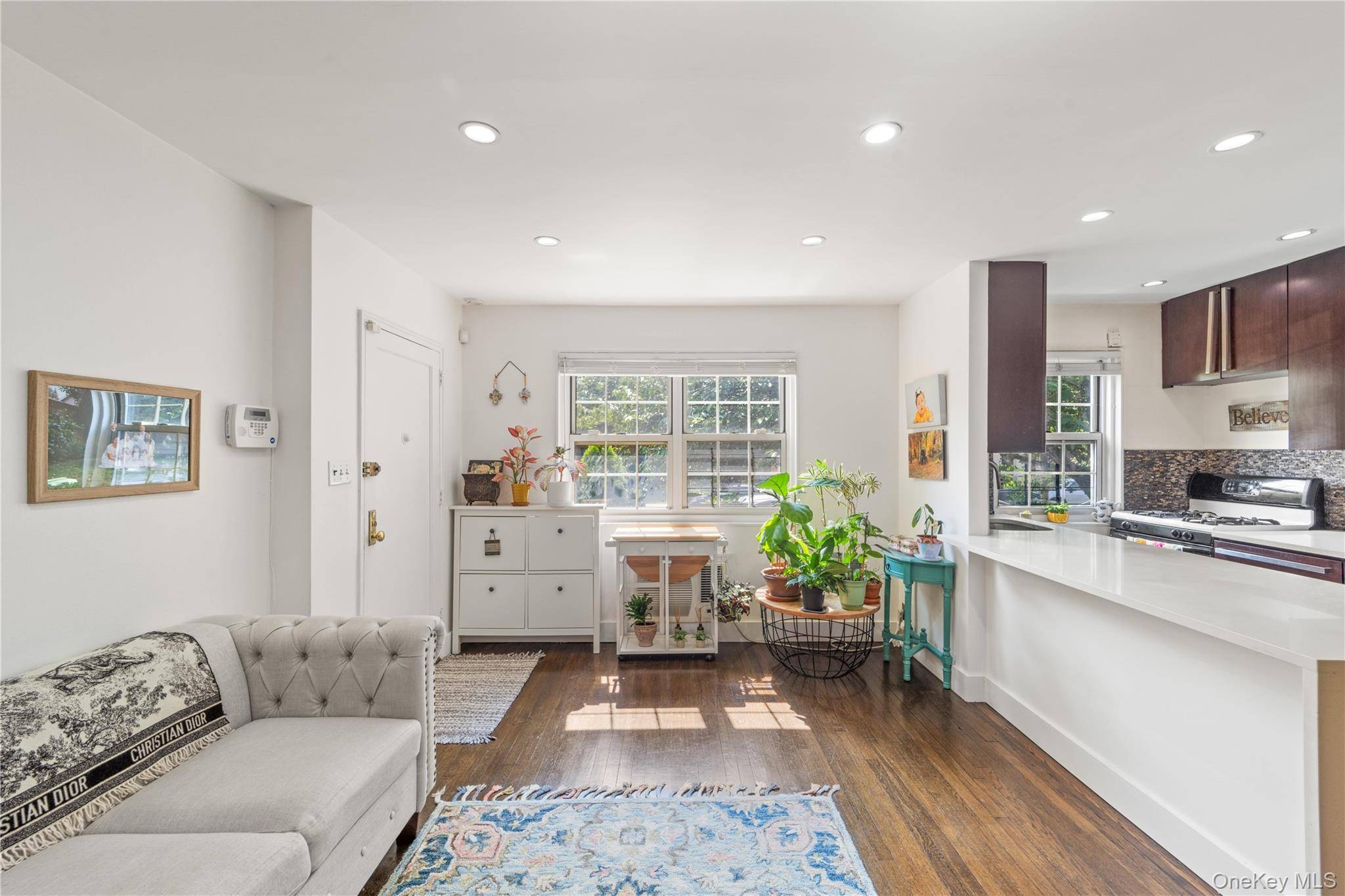 69-09 215th ST #Lower 1, Bayside, NY 11364