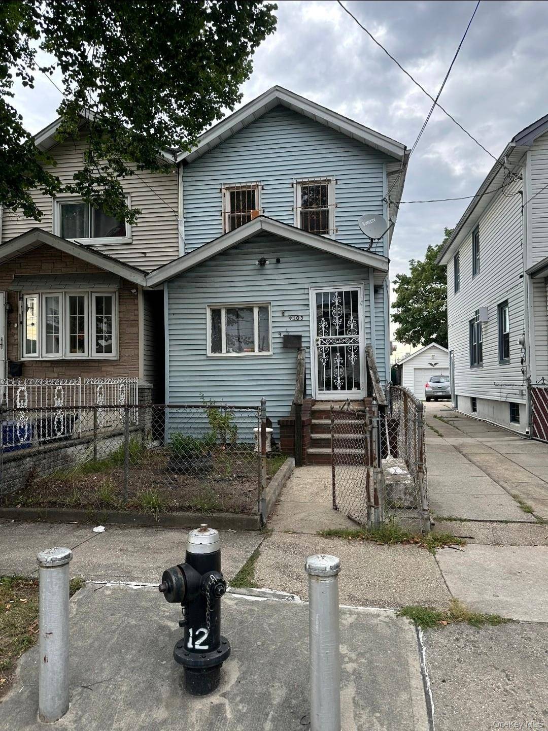 91-03 121st ST, Richmond Hill, NY 11418