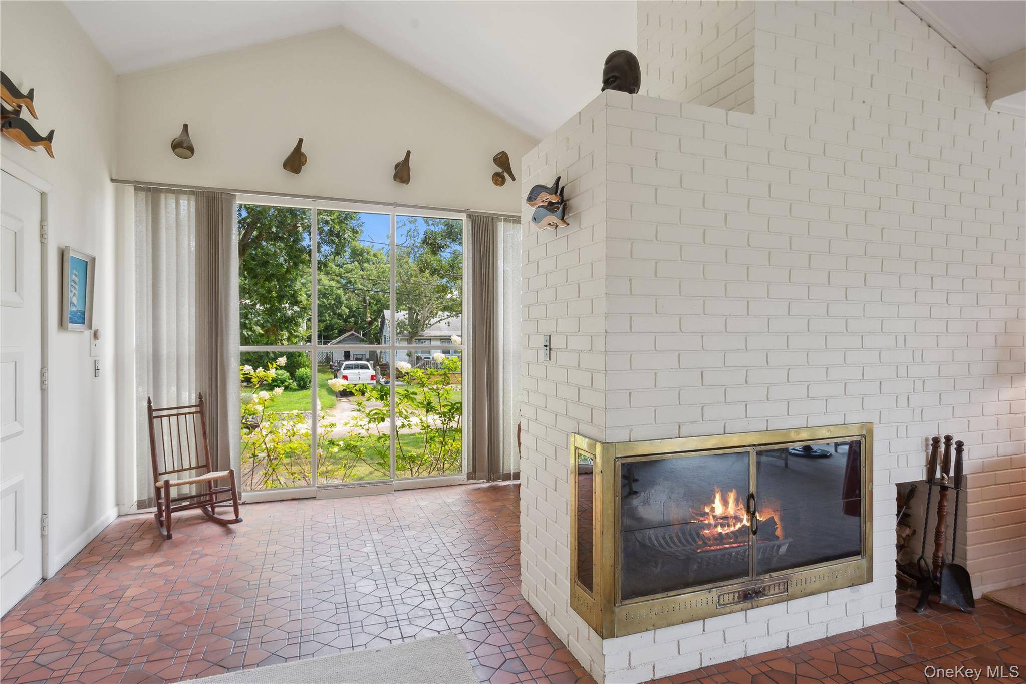 33 Beach RD, Laurel, NY 11948
