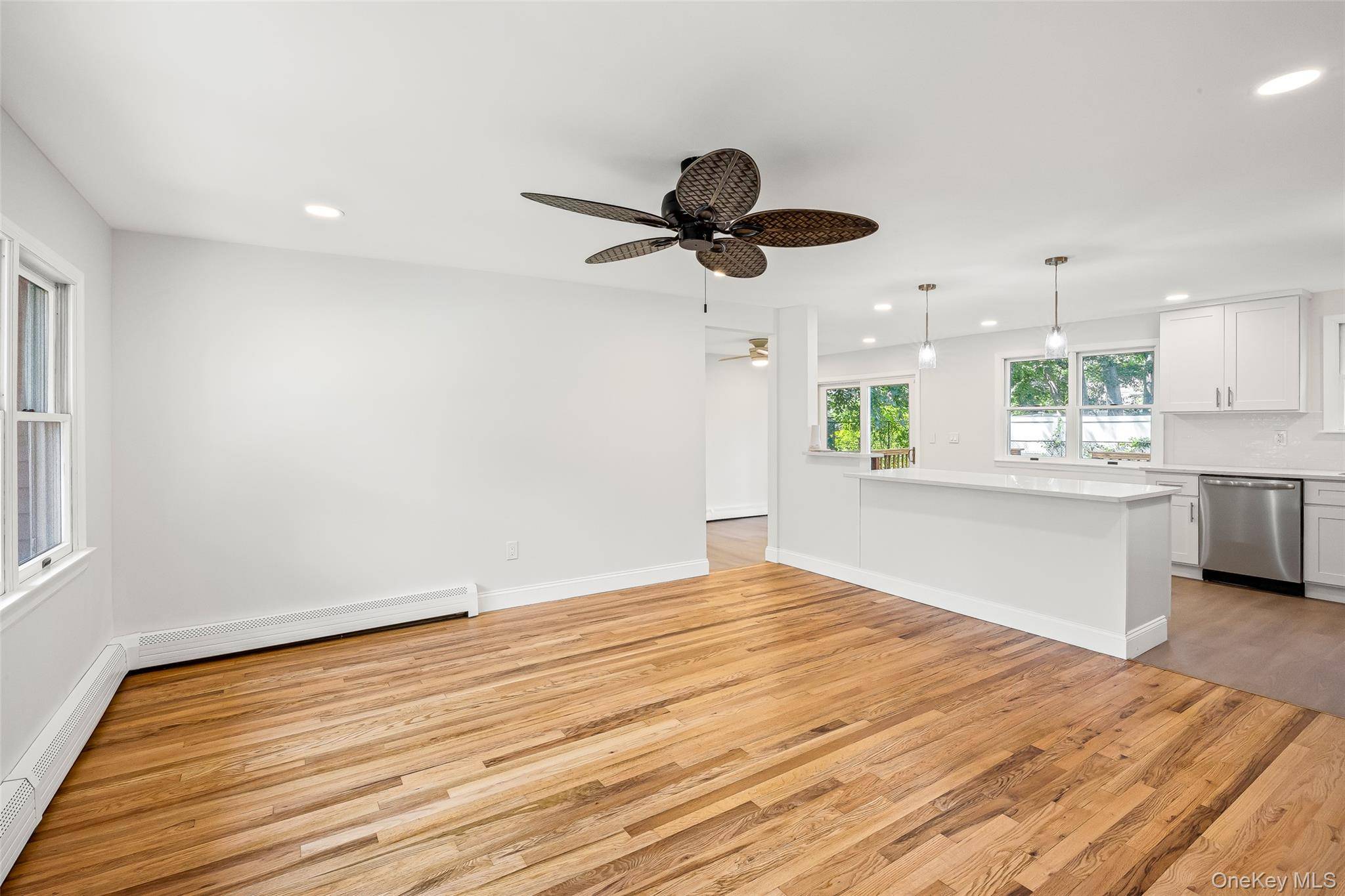 4991 Express DR, Lake Ronkonkoma, NY 11779