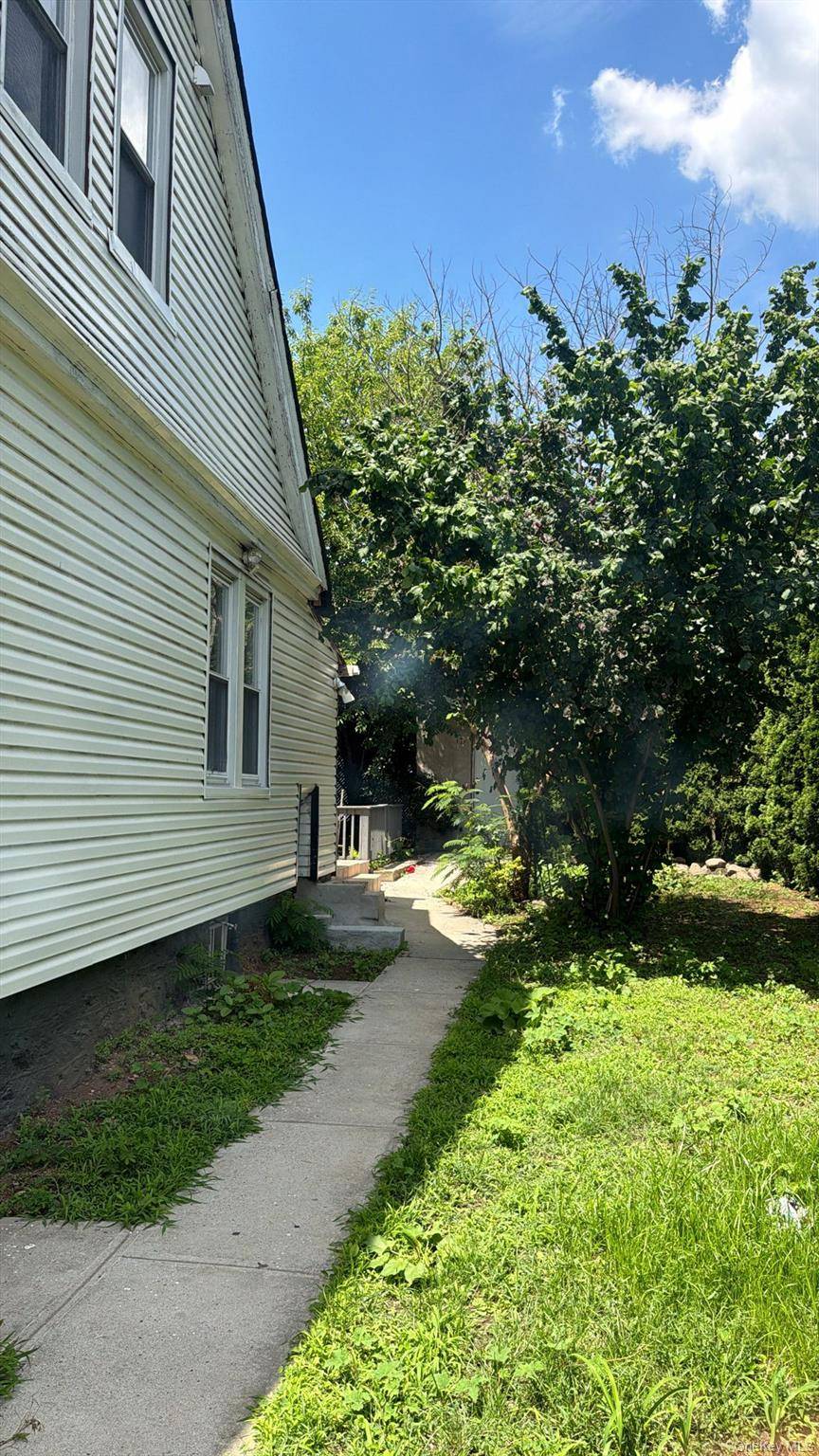9 Roanoke ST, Yonkers, NY 10710