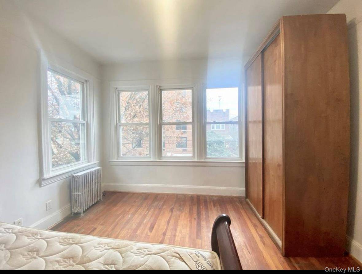 5024 39th PL, Sunnyside, NY 11104