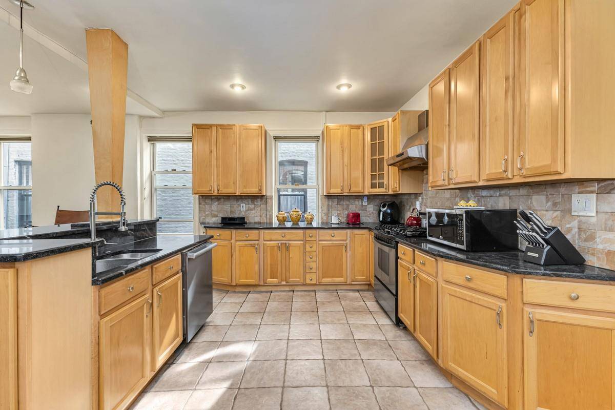 825 E 230th ST, Bronx, NY 10466