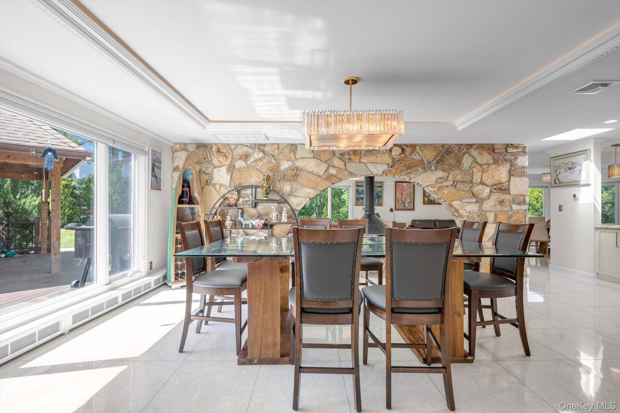 10 Macy DR, Hewlett Bay Park, NY 11557