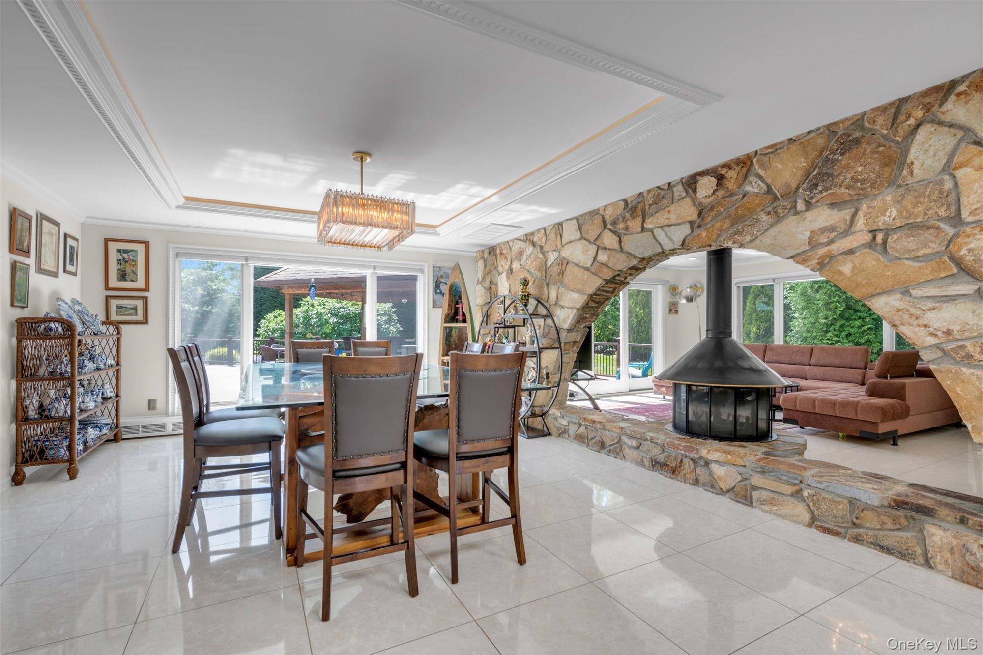 10 Macy DR, Hewlett Bay Park, NY 11557