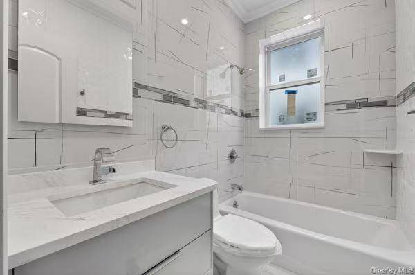 6973 229th ST, Oakland Gardens, NY 11364