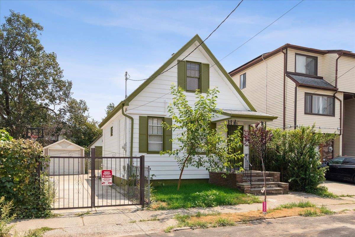 315 Oder AVE, Staten Island, NY 10304