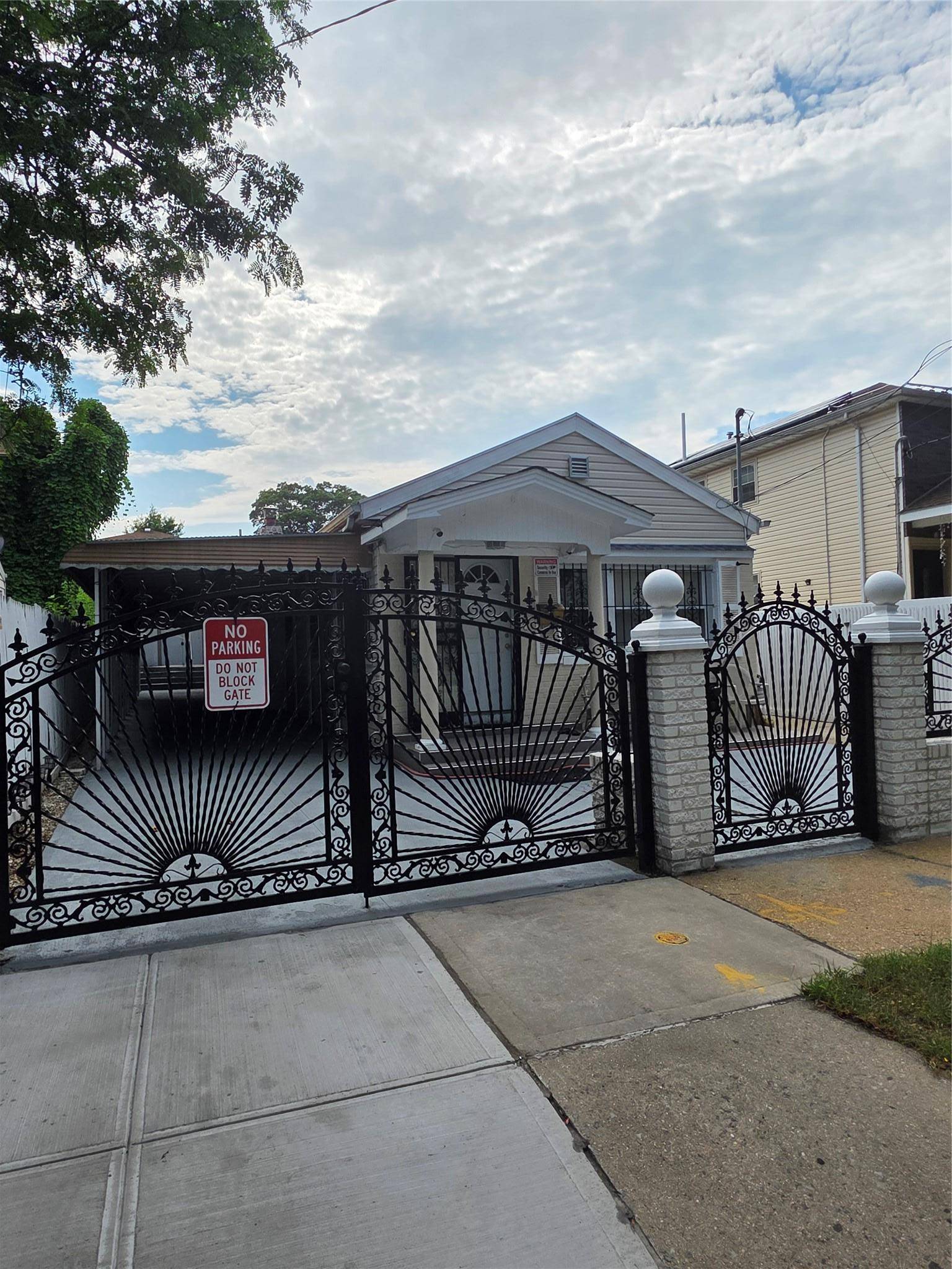 11620 145th ST, Jamaica, NY 11436