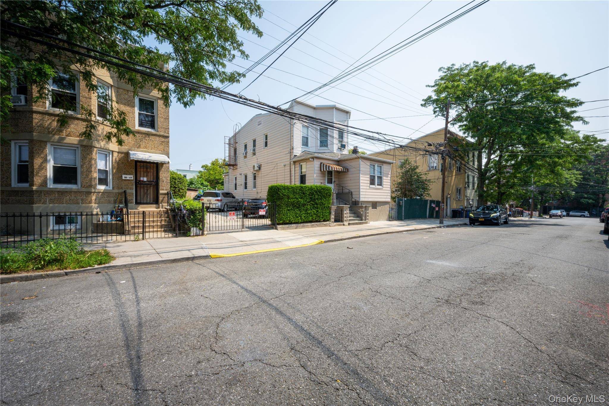 58-17-15 Penrod ST, Corona, NY 11368