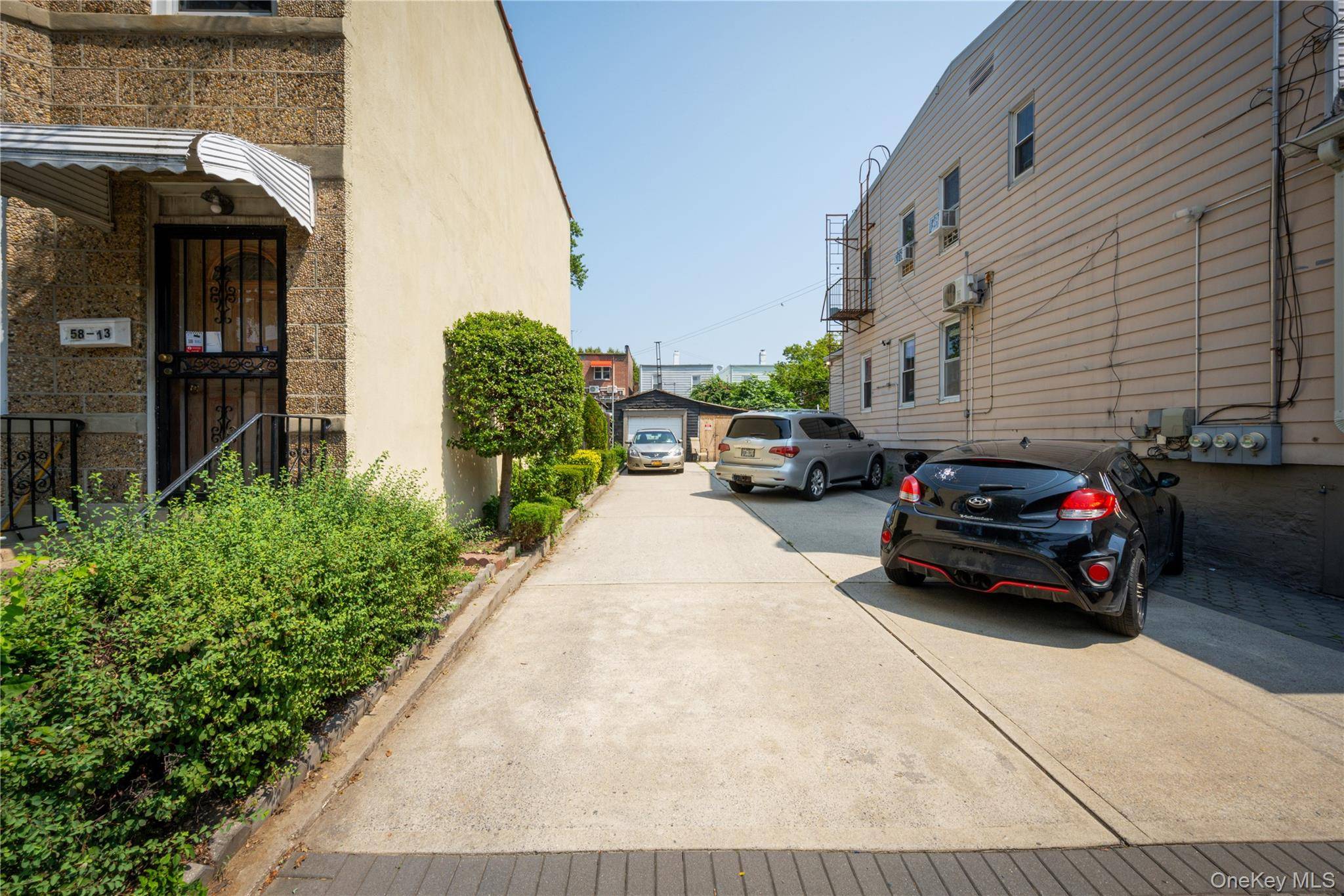 58-17-15 Penrod ST, Corona, NY 11368