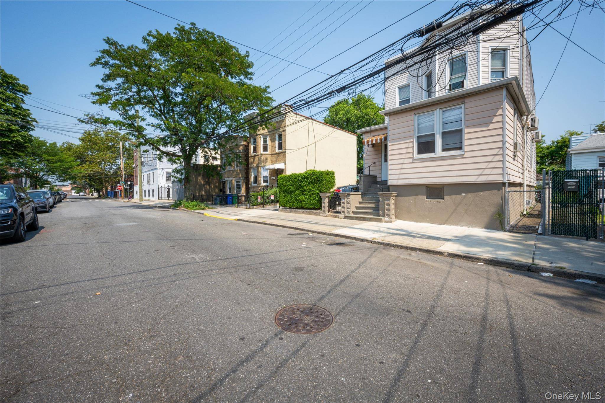 58-17-15 Penrod ST, Corona, NY 11368