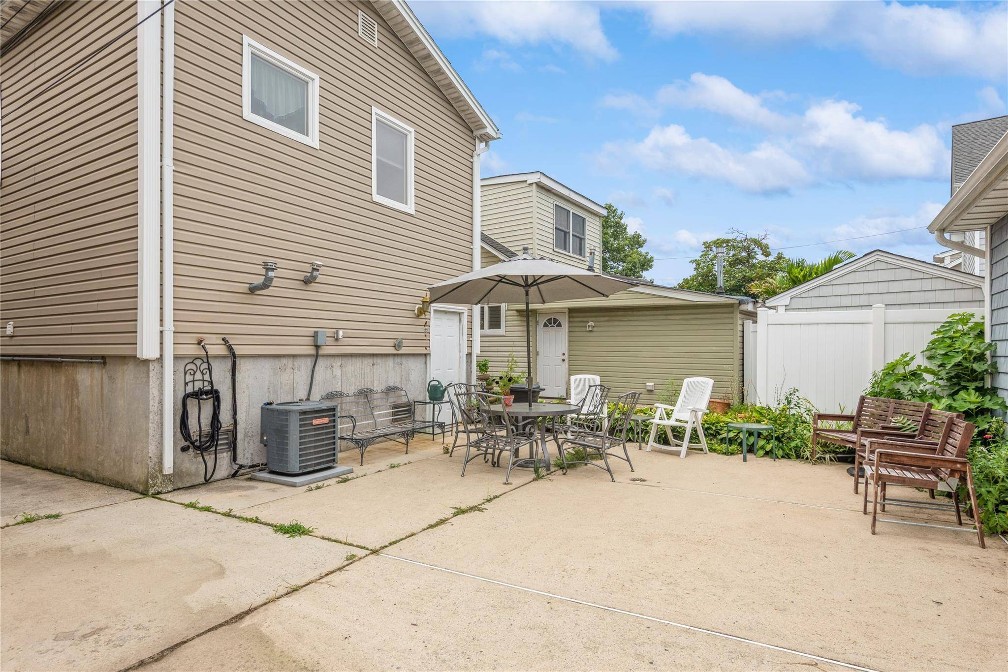 347 Bayville AVE, Bayville, NY 11709
