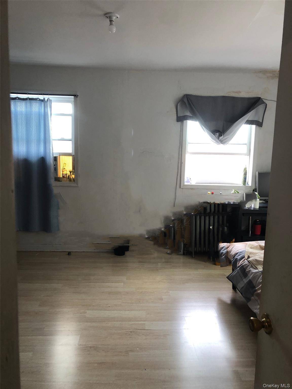 42-19 162nd ST, Flushing, NY 11358