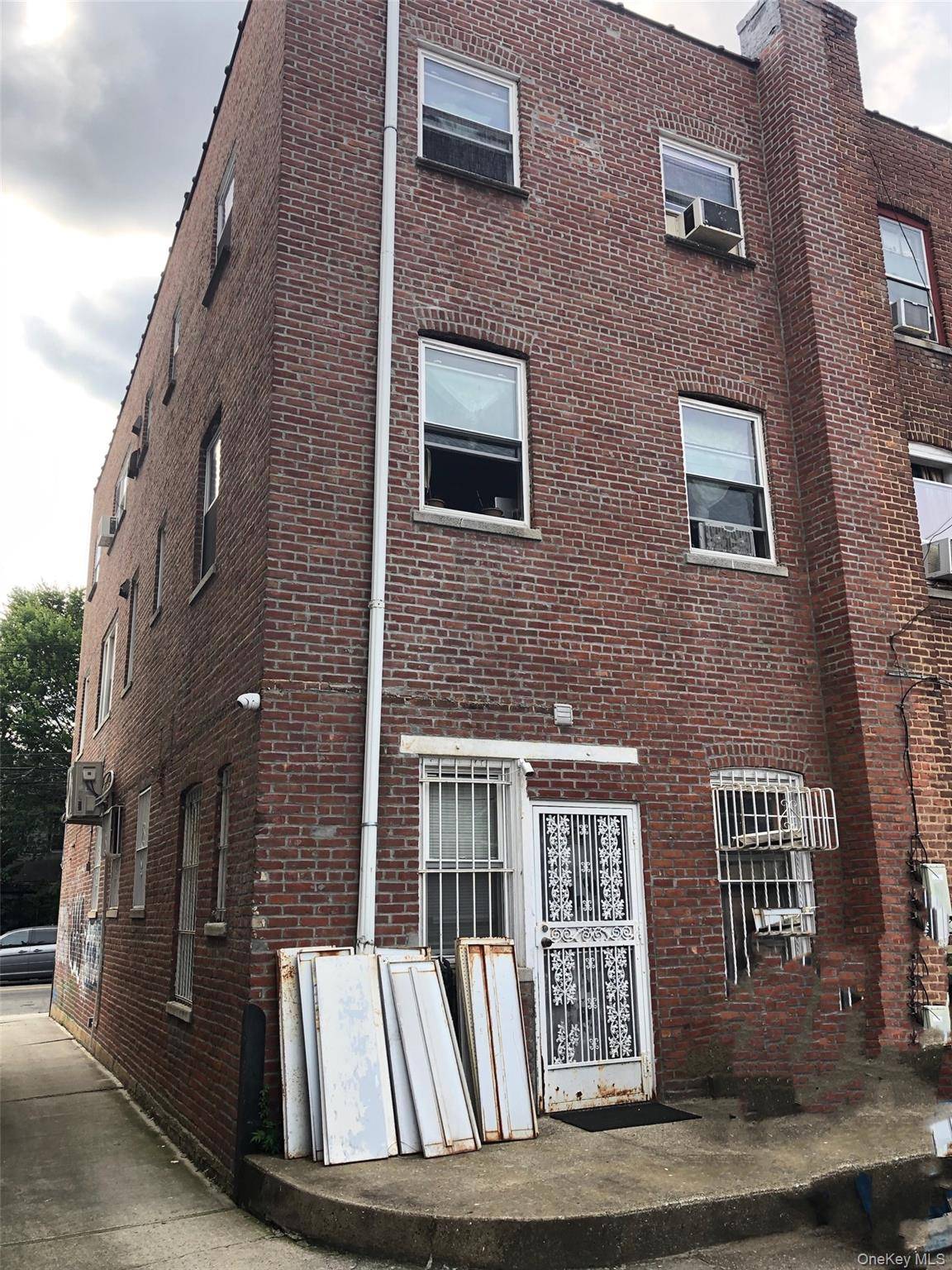 42-19 162nd ST, Flushing, NY 11358