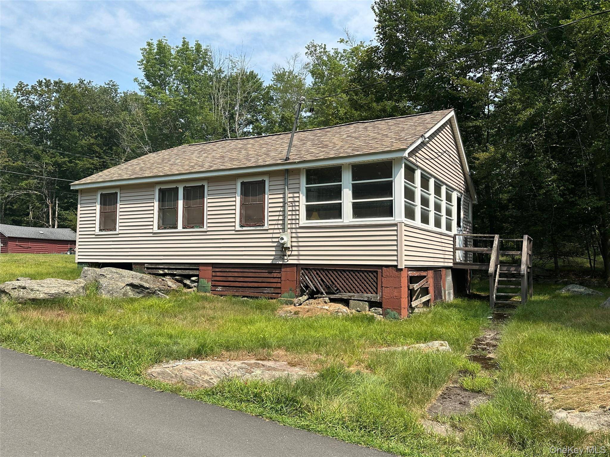 13 E Pierce AVE, Smallwood, NY 12720