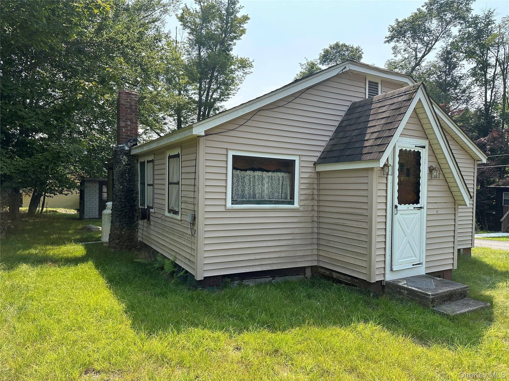 13 E Pierce AVE, Smallwood, NY 12720
