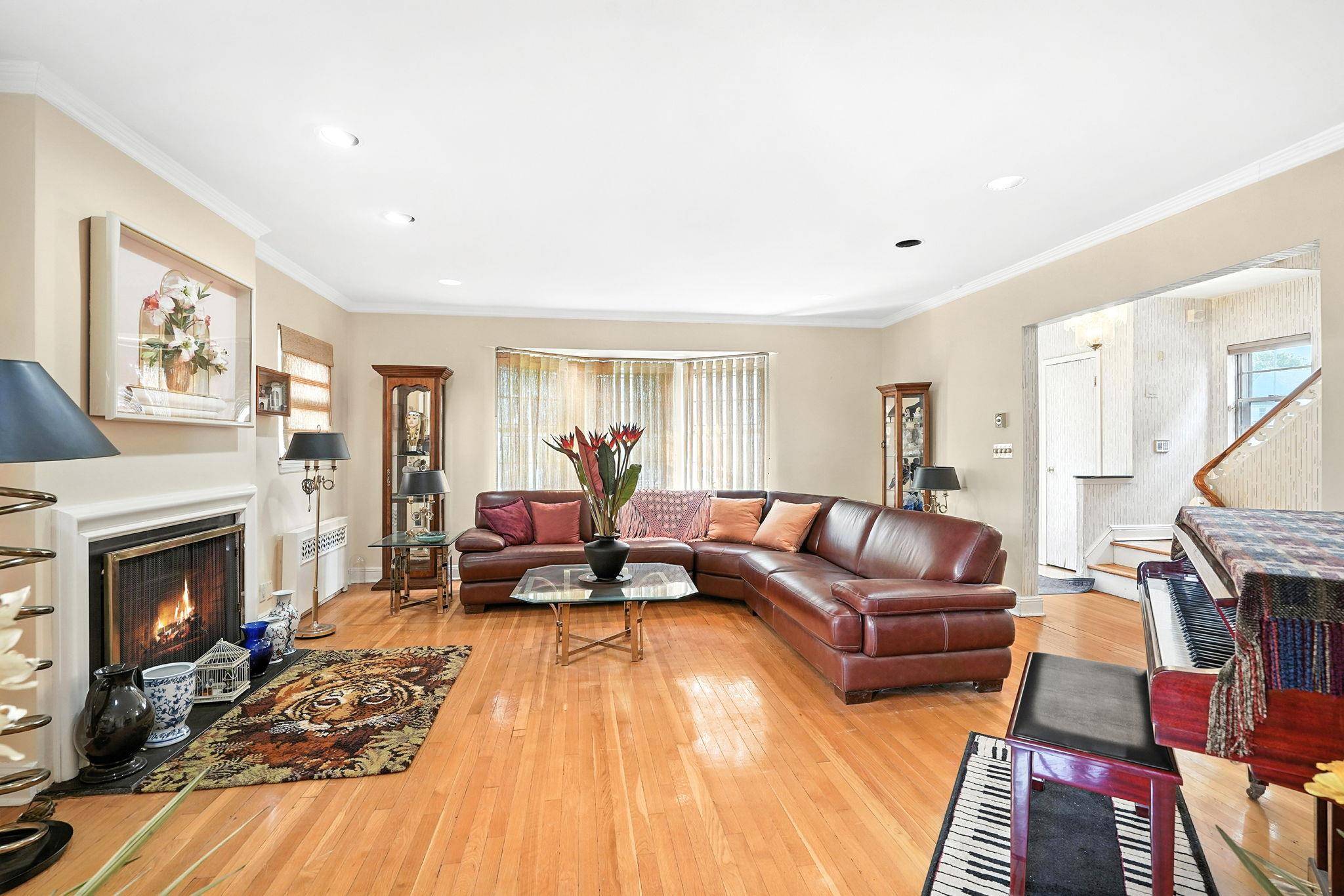 110-39 67 DR, Forest Hills, NY 11375