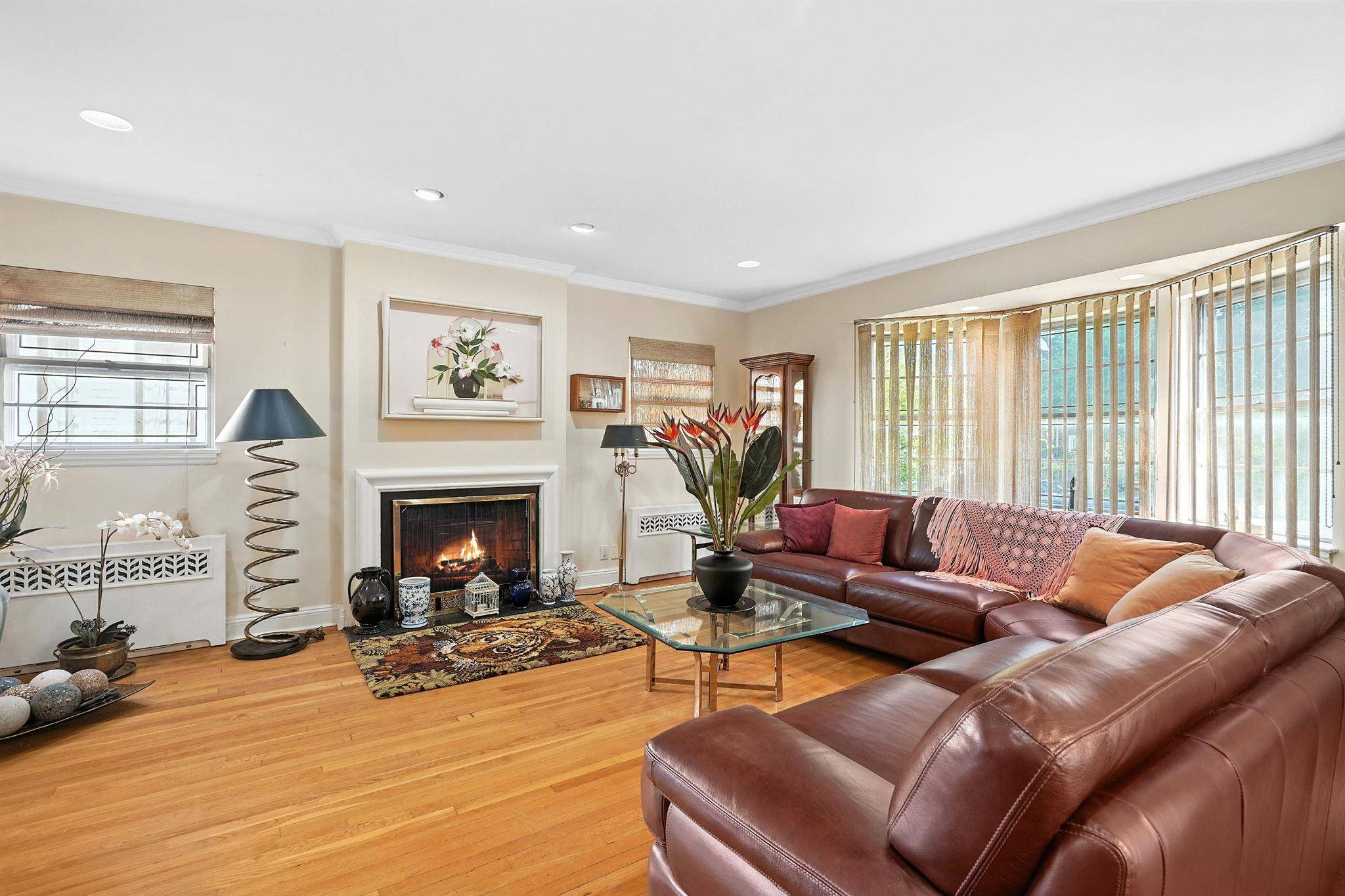 110-39 67 DR, Forest Hills, NY 11375