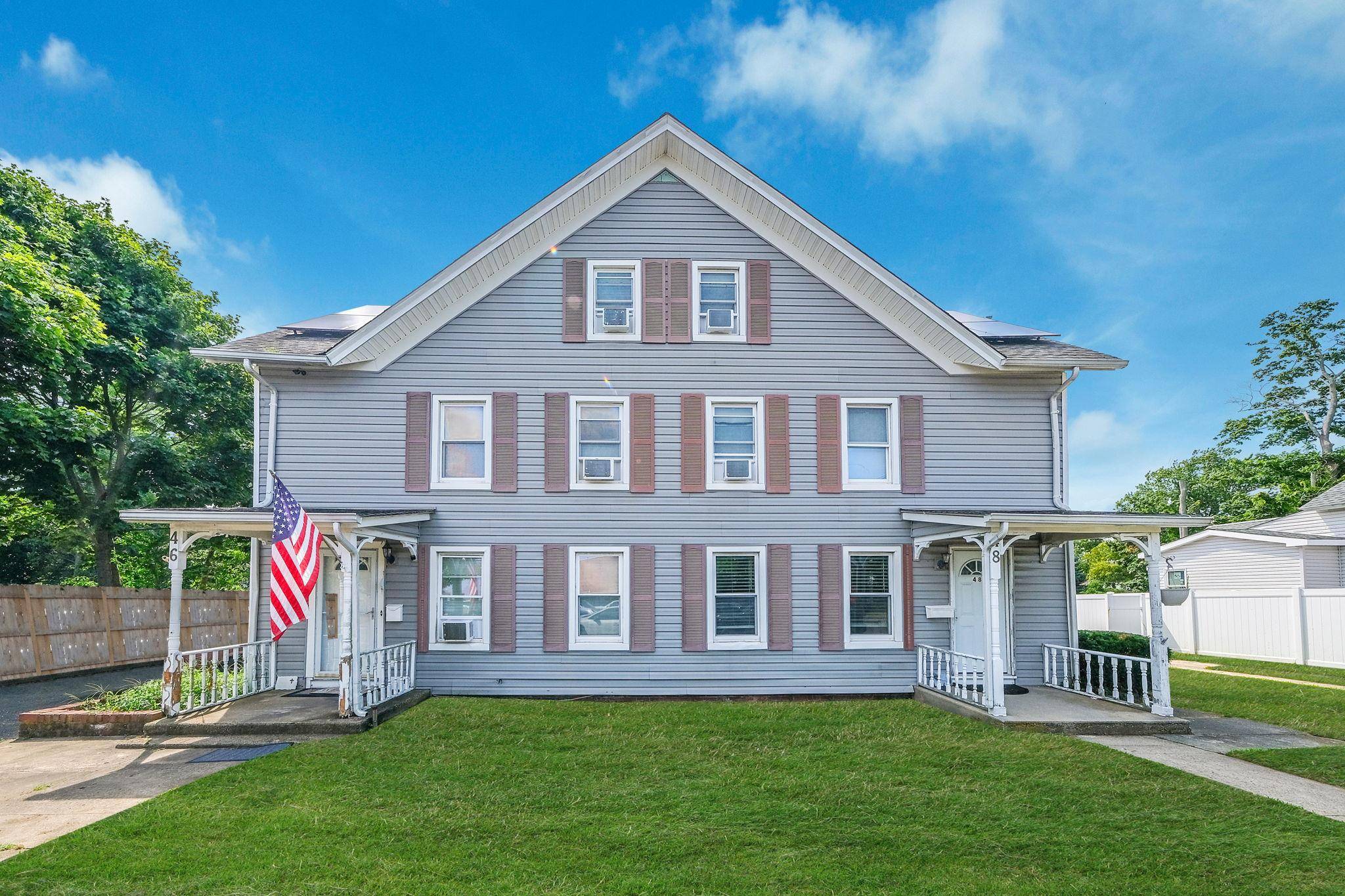 46 Lincoln AVE, Sayville, NY 11782