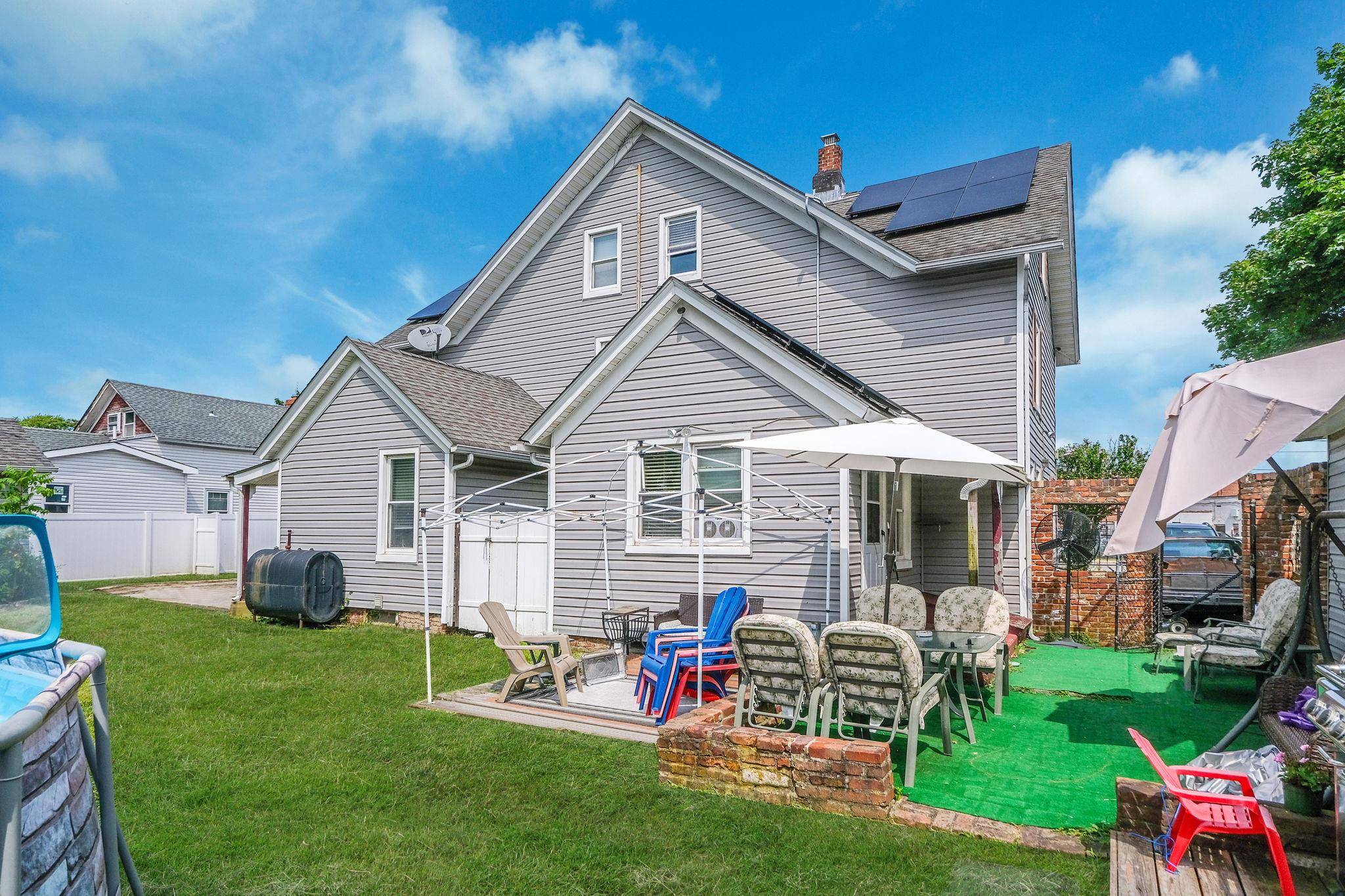 46 Lincoln AVE, Sayville, NY 11782
