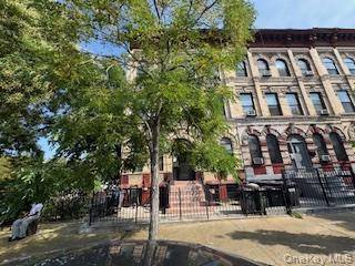327 Vernon AVE, Brooklyn, NY 11206
