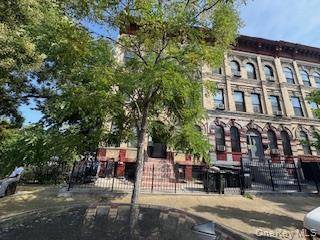 327 Vernon AVE, Brooklyn, NY 11206