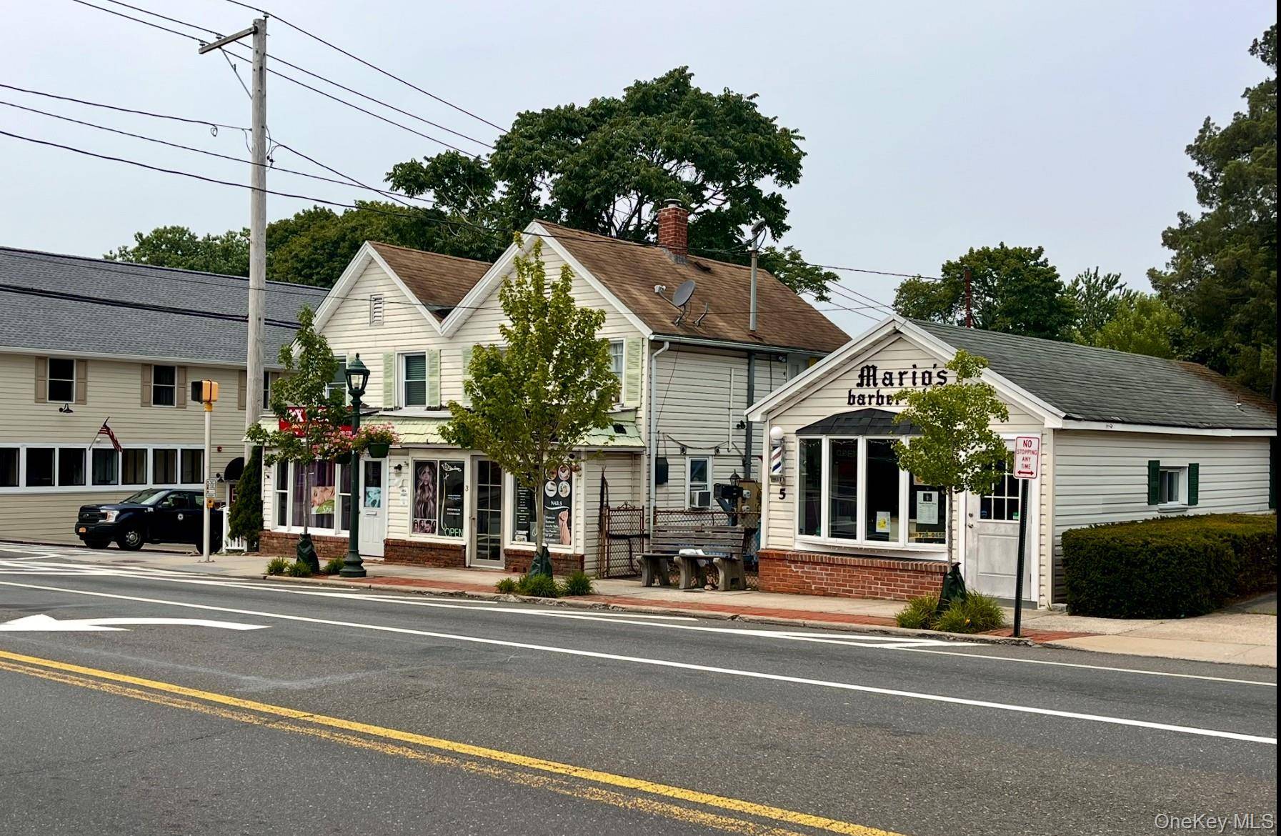 1 E Montauk HWY, Hampton Bays, NY 11946