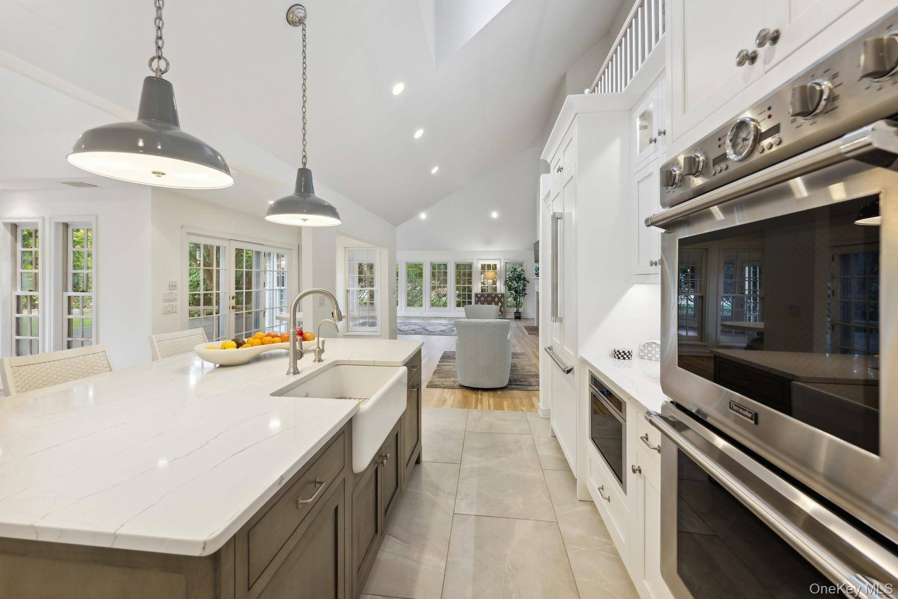 62 Beach LN, Westhampton Beach, NY 11978