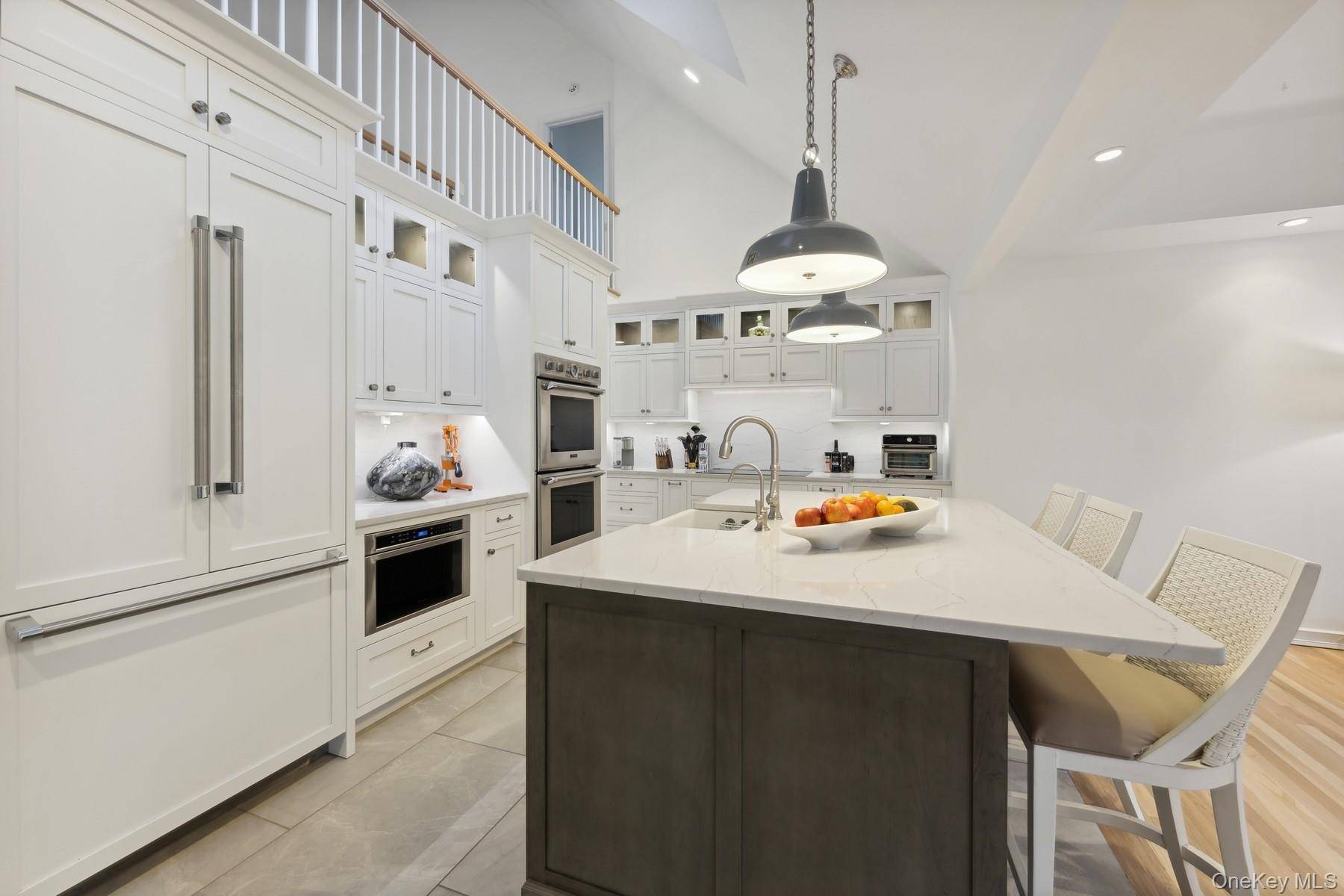 62 Beach LN, Westhampton Beach, NY 11978