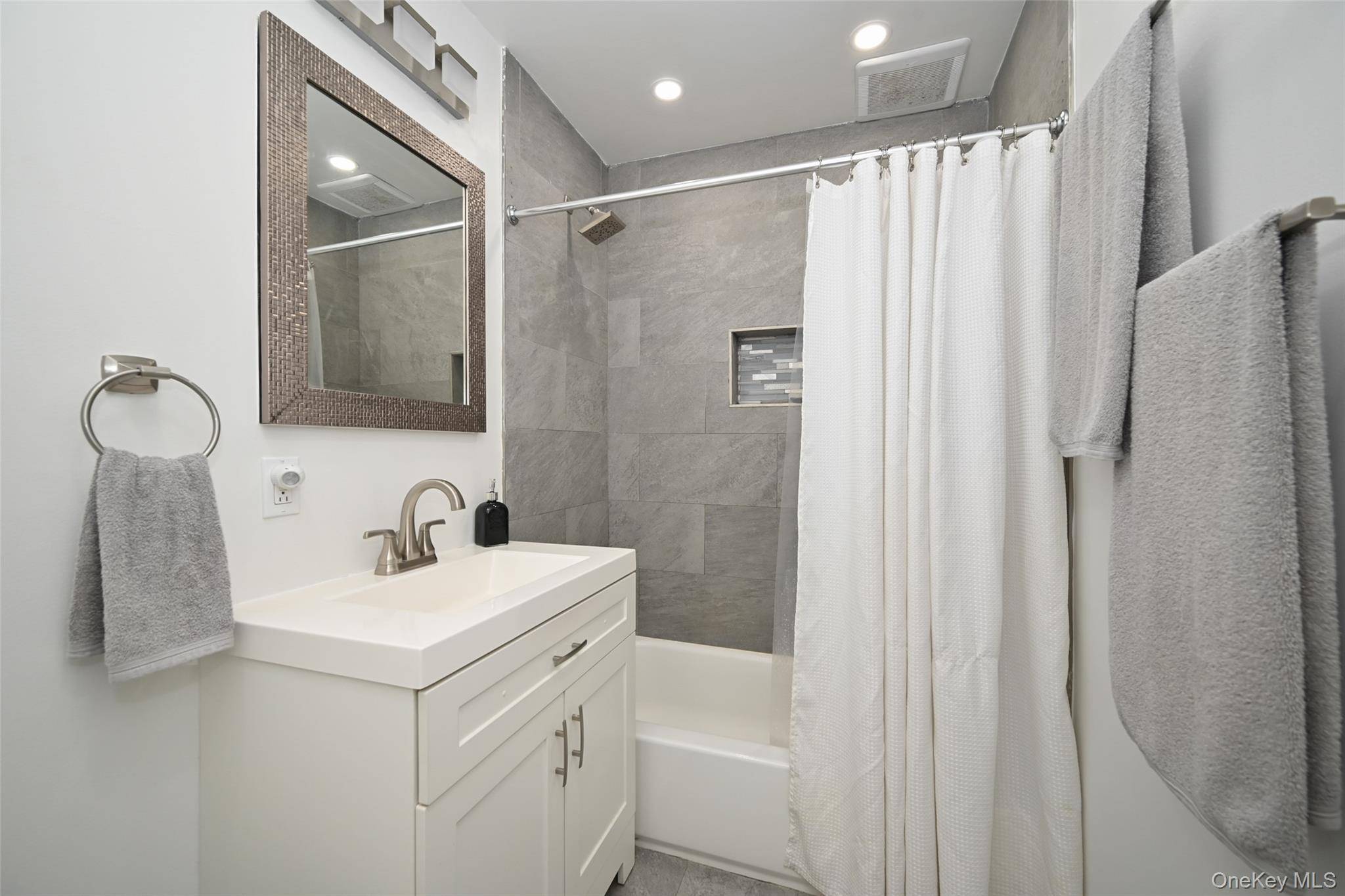 108-05 Astoria BLVD #1B, Astoria, NY 11369