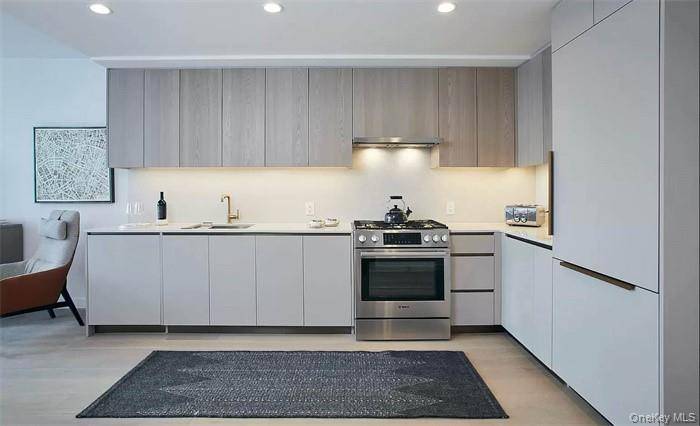 3 Court Square #6104, Long Island City, NY 11101