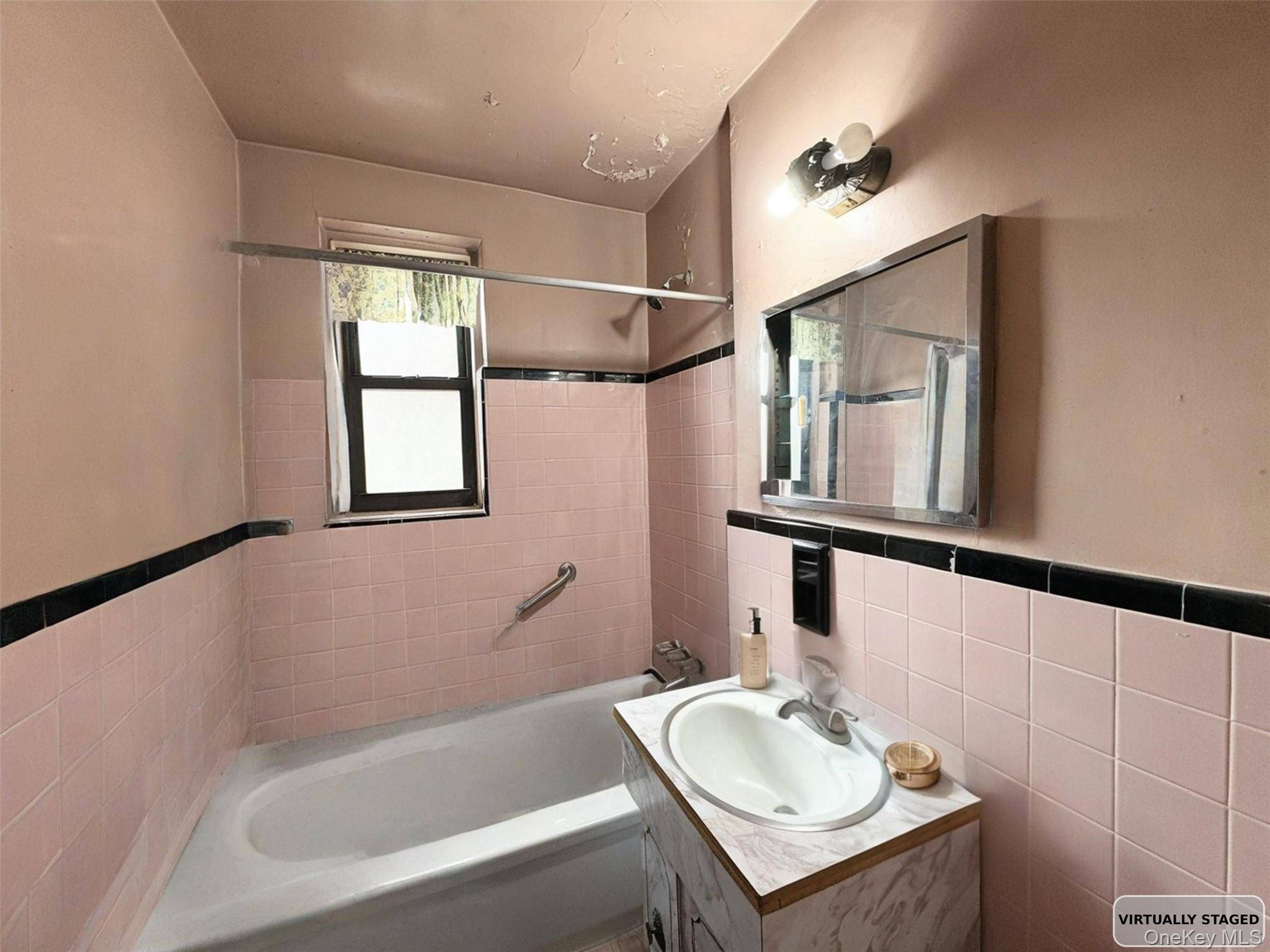 142-21 26th AVE #4F, Flushing, NY 11354