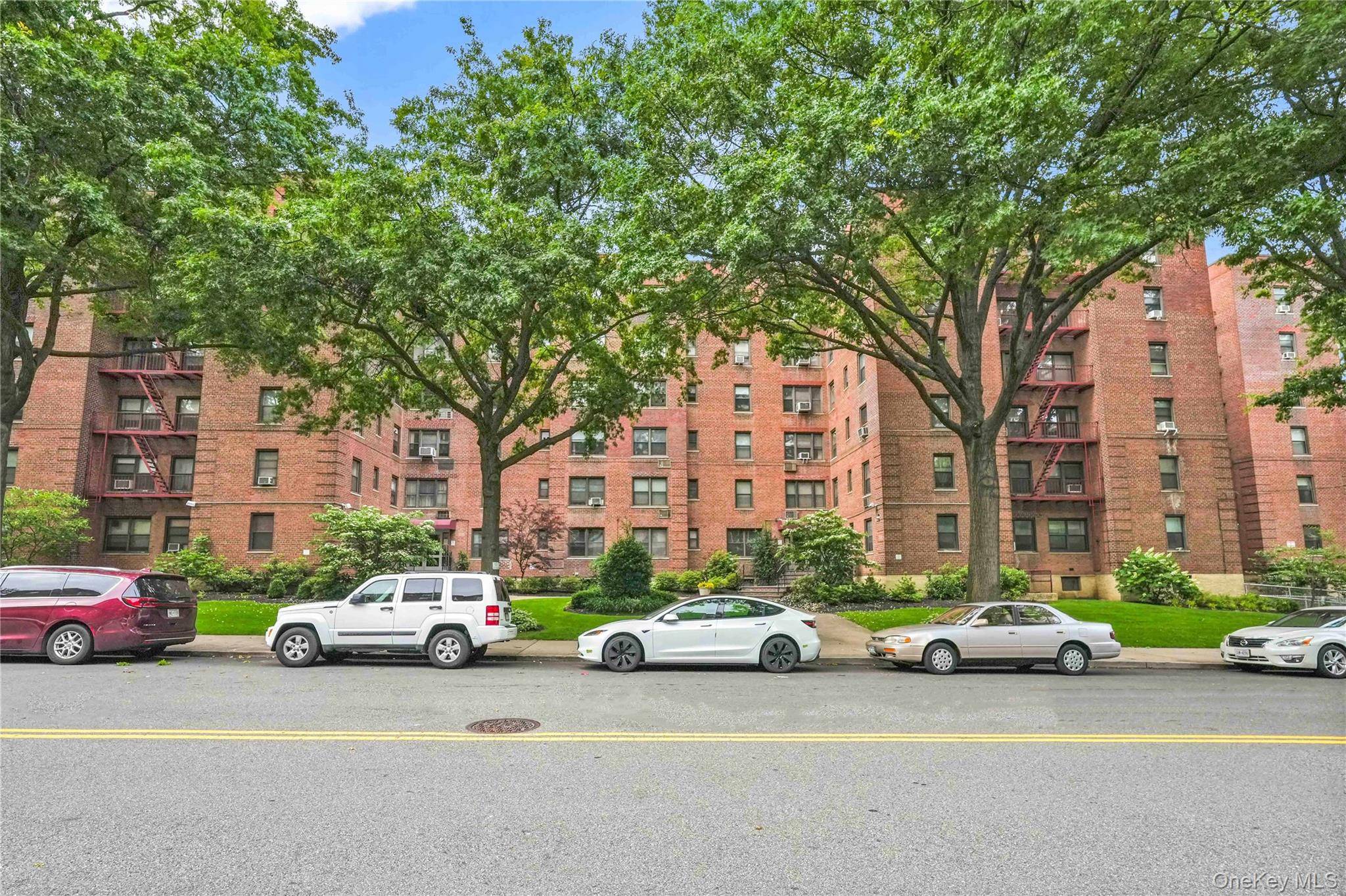 142-21 26th AVE #4F, Flushing, NY 11354