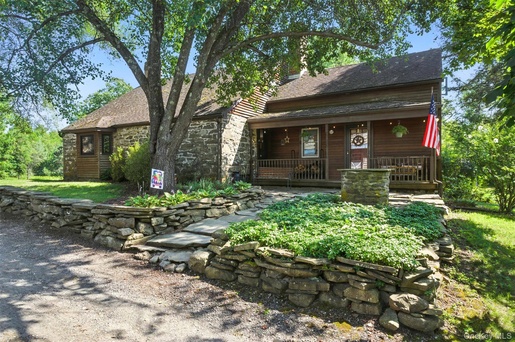 442 S Ohioville RD, New Paltz, NY 12561