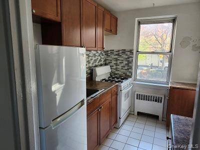 485 Bronx River #B15, Yonkers, NY 10704