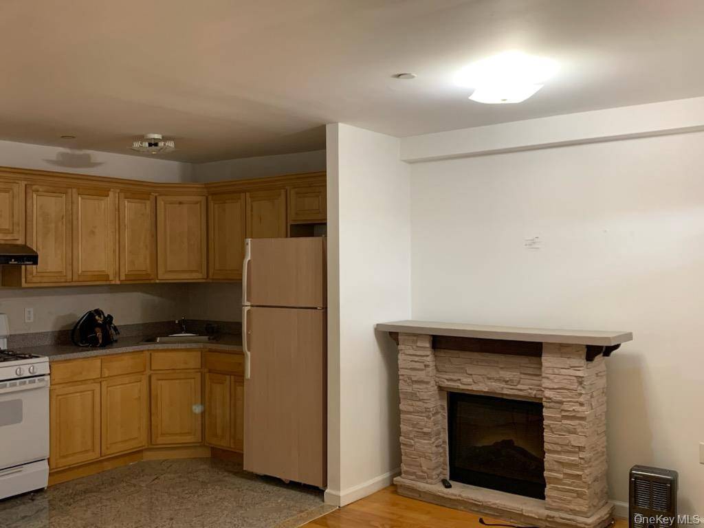 8523 Broadway #9B, Elmhurst, NY 11373