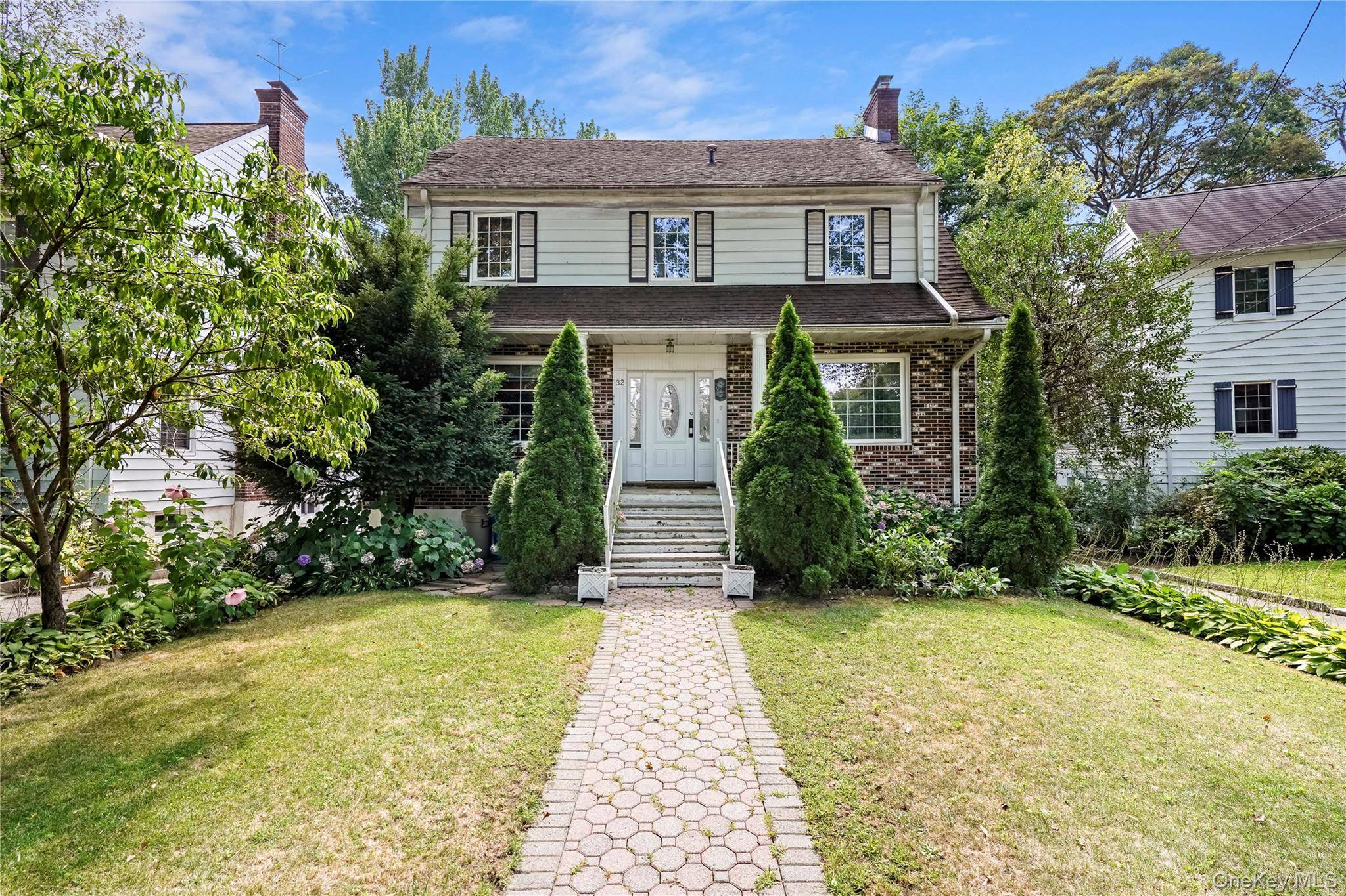32 Parkway CIR, Mount Vernon, NY 10552