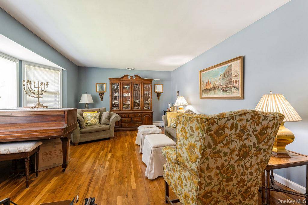 635 Hempstead AVE, West Hempstead, NY 11552