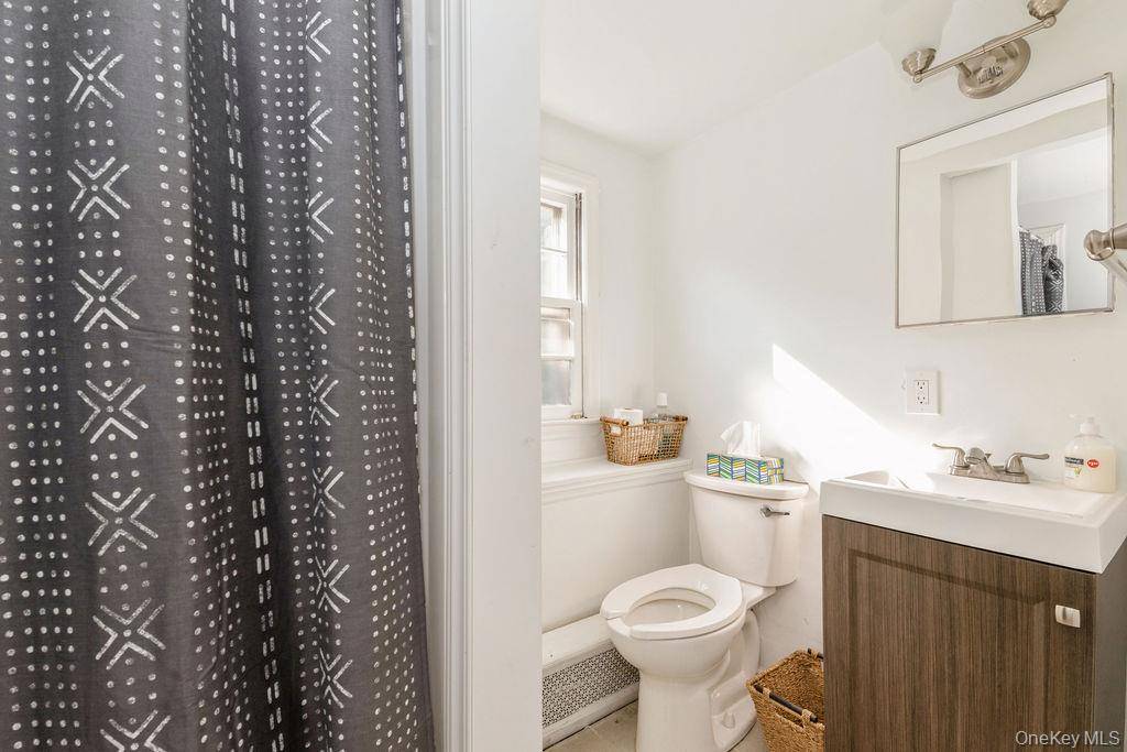 635 Hempstead AVE, West Hempstead, NY 11552