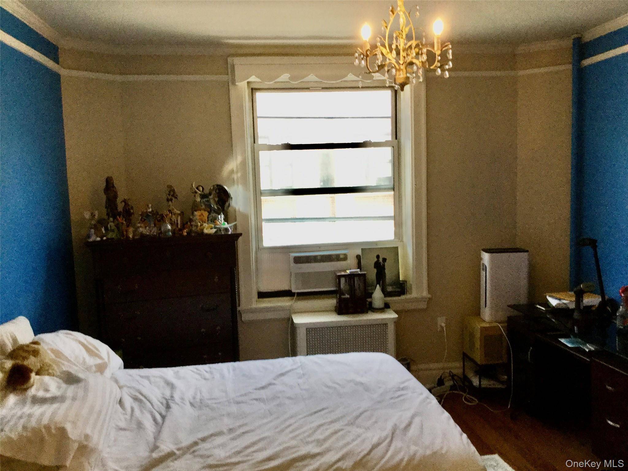 35-20 82 ST #31, Jackson Heights, NY 11372