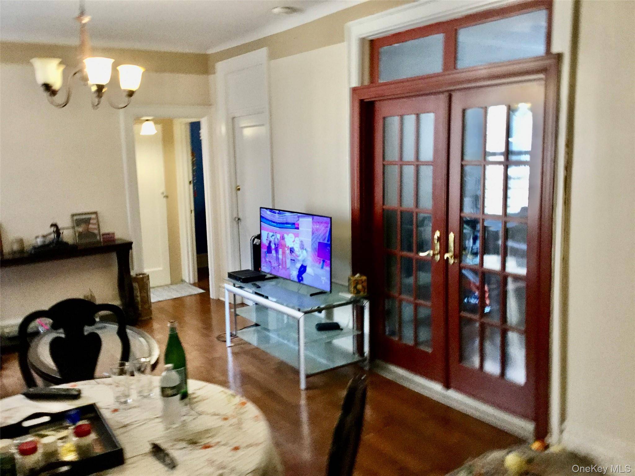 35-20 82 ST #31, Jackson Heights, NY 11372